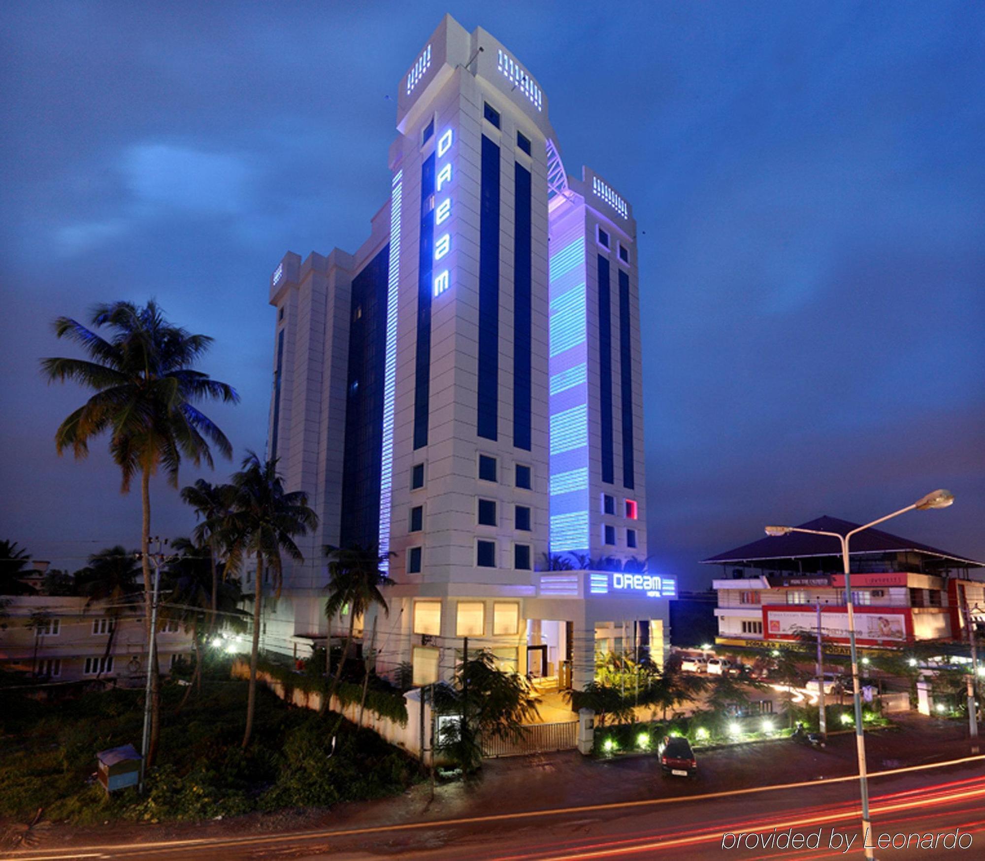 Radisson Blu Kochi Hotel Exterior photo The Orchid Hotel